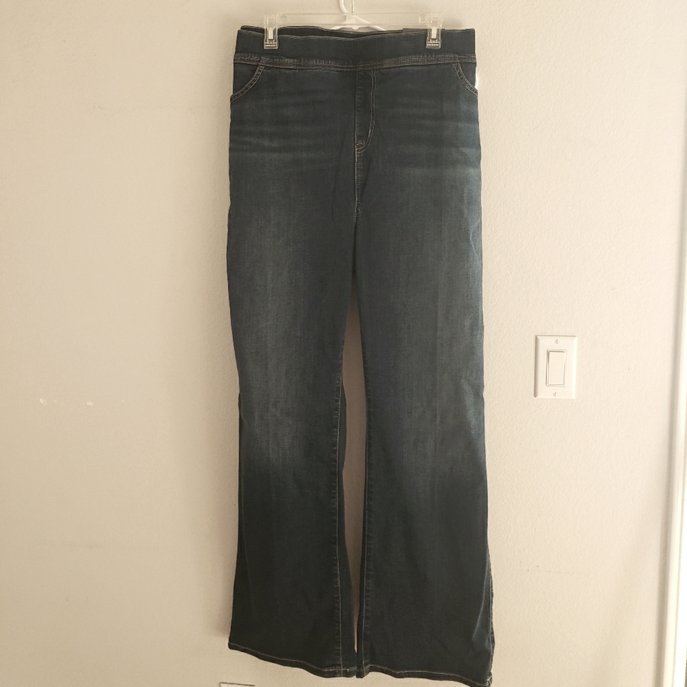 NWT Pull On Slim Bootcut Jeans